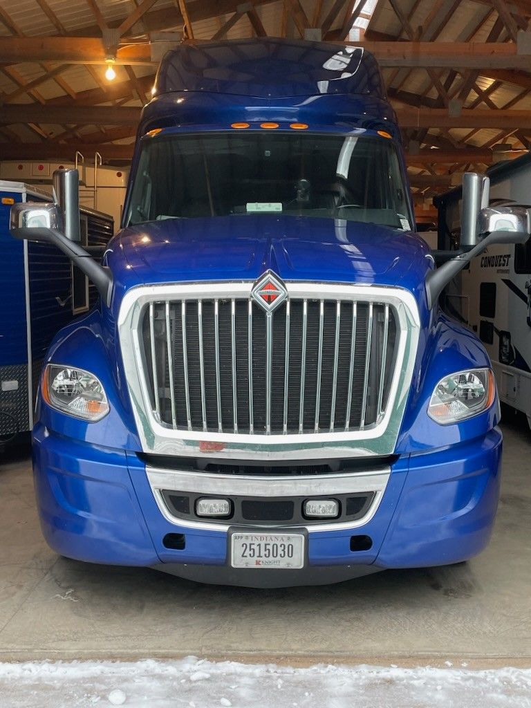 International LT625