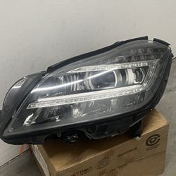 2012-2014 W118 MERCEDES BENZ CLS63 AMG LEFT DRIVER SIDE HEADLIGHT FULL LED COMPLETE WITH MODULES IN GREAT USED CONDITION 