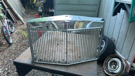 70s Lincoln Continental Mark IV, grill, no broken teeth