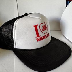 “I ❤️ Wieners” Hat Wienerschnitzel
