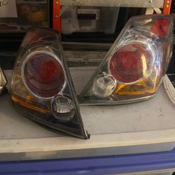 2010 Nissan Altima Taillights And Headlights