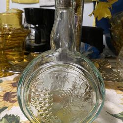 Vintage Vecchi Grape & Vine Embossed Green Glass Decanter (READ DESC)