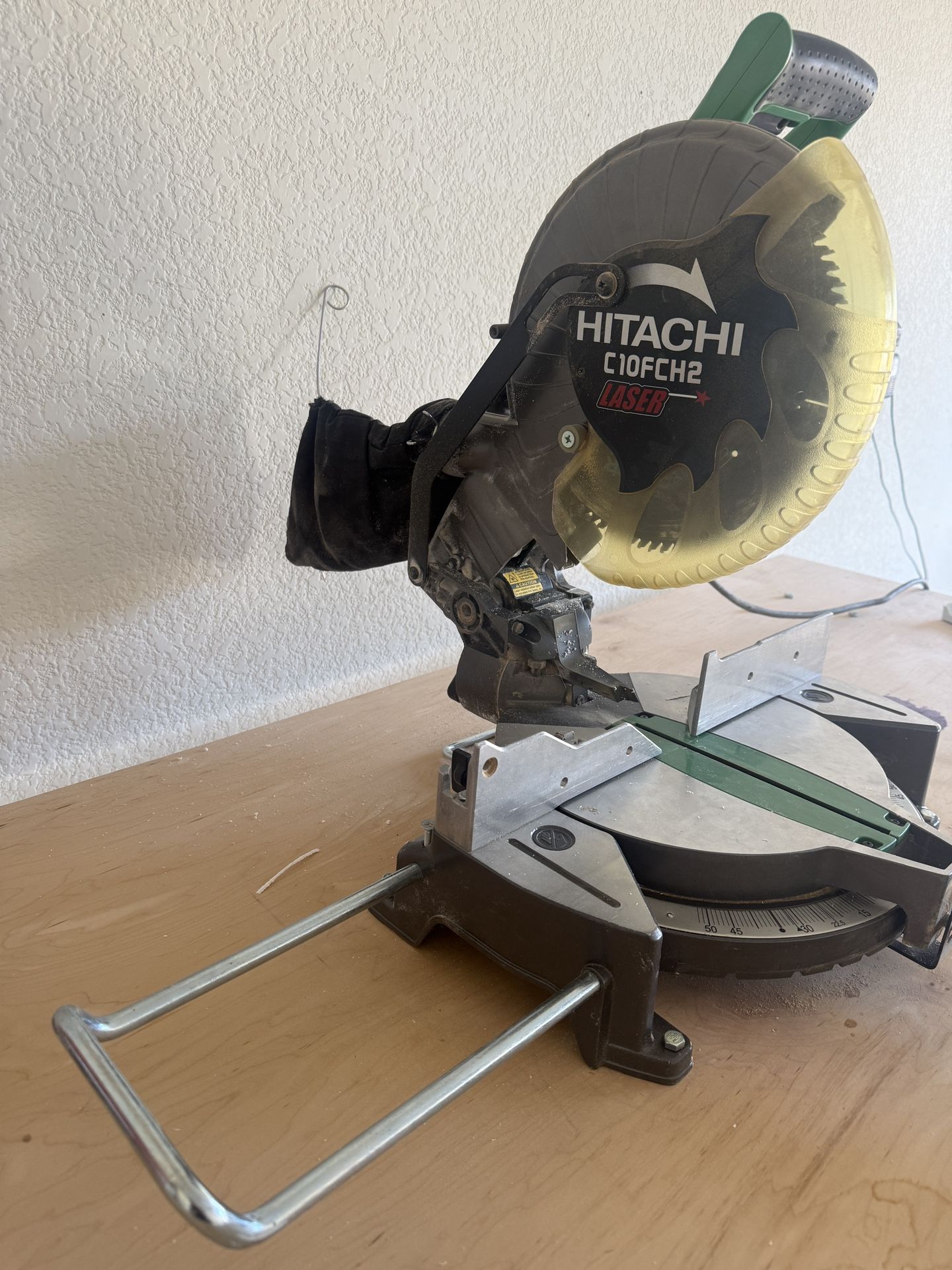 Hitachi C10FCH2 Laser Saw