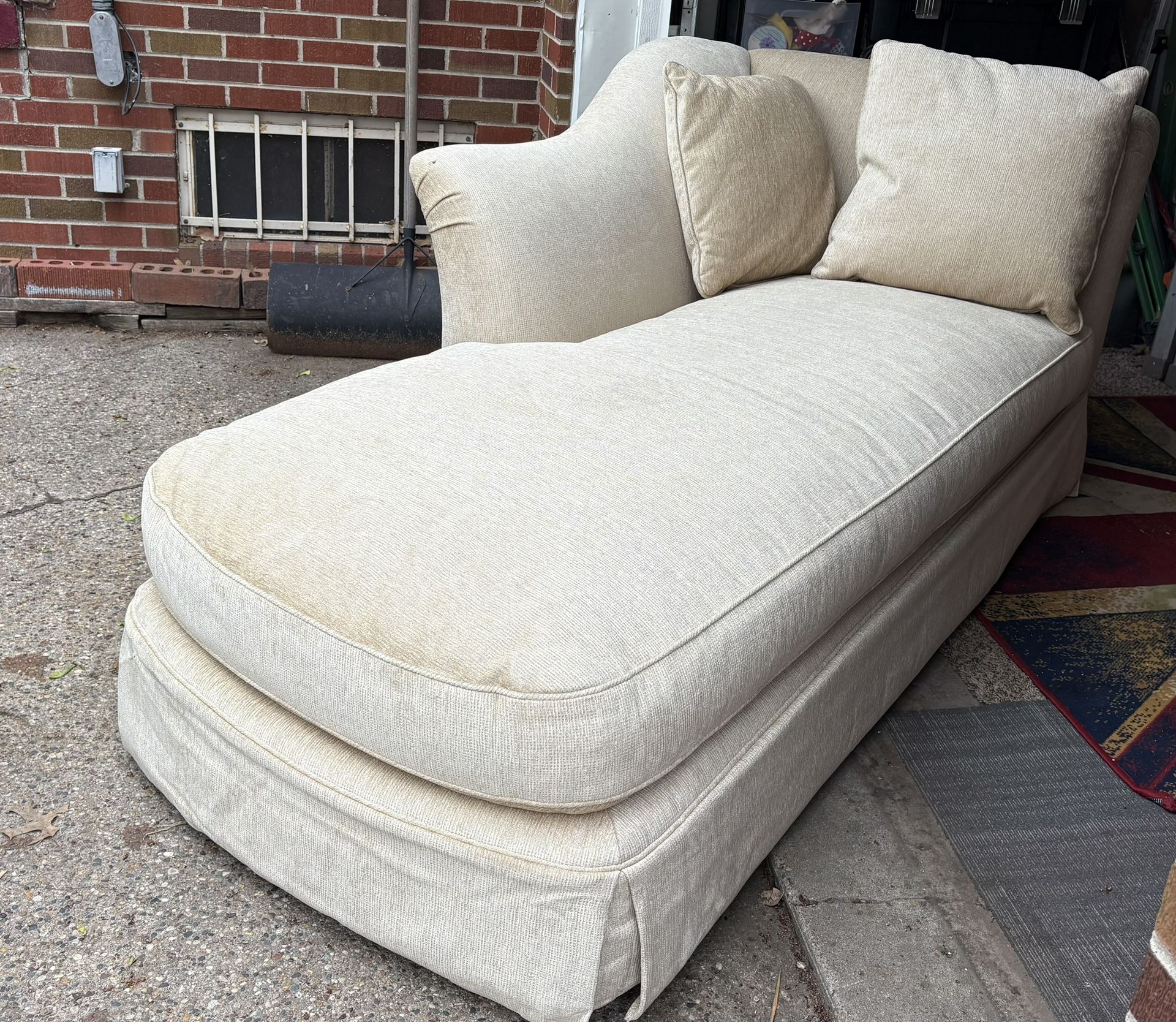 Chaise Lounge