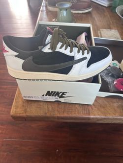 Travis Scott’s size 12 1/5
