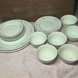 18-Piece Vintage Camelot Carrousel 1315 China Set - Fine Japan Porcelain