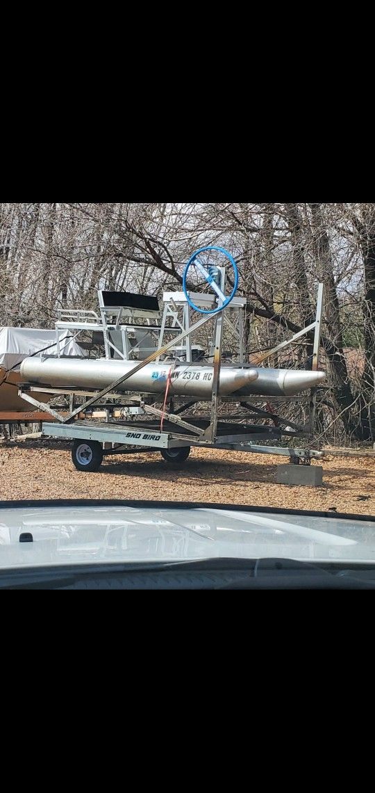Paddle boat and lift