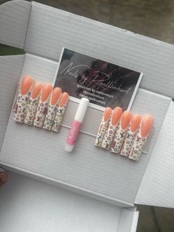 Acrylic press on nails