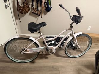 Schwinn beach cruiser
