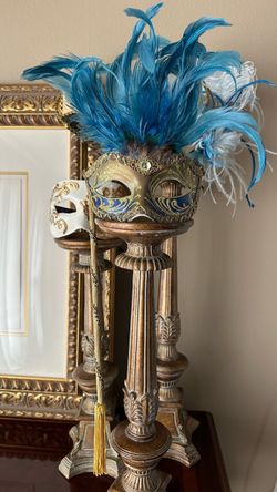 Authentic Venetian Masquerade Ciuffo with Maschera da Mano Mask – Handcrafted in Venice, Italy