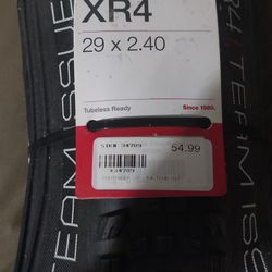 29" X 2.40  XR4 Mountain Bike Tire