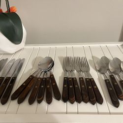 Town & Country Wood/Stainless Vtg. Silverware Set