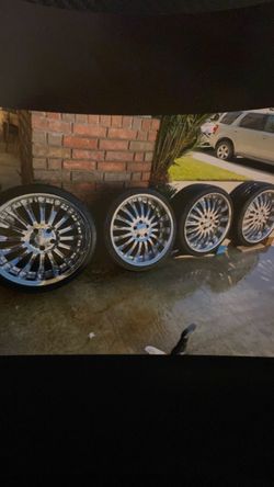 Set of 4 Chrome Multi-Spoke Wheels with Tires