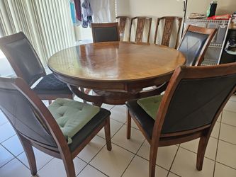 Round Dinning Table Sets With 5 Chairs