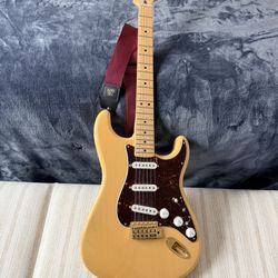 Fender Stratocaster Electric Guitar- Made In Mexico, (2015) Excellent Condition