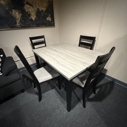 5 Pc Dining Table 