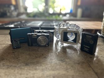 Panasonic DMC Underwater Photography Bundle