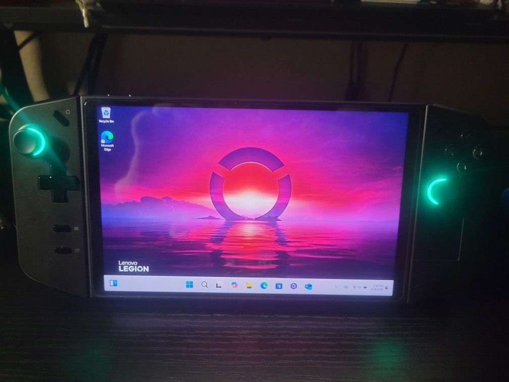 Lenovo Legion Go - 1TB - Z1 Extreme - Case And SD Card Included