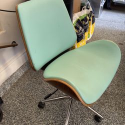 Roller Desk Chair