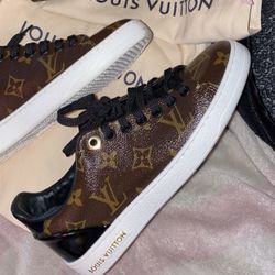 Front row Louis Vuitton Sneakers
