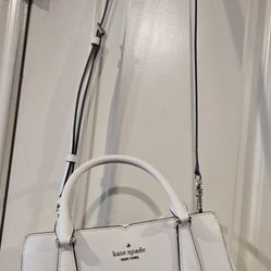 Kate Spade New York Purse Tippy Medium Triple Compartment Satchel (Optic White)
Like new condition !
Smoke free home