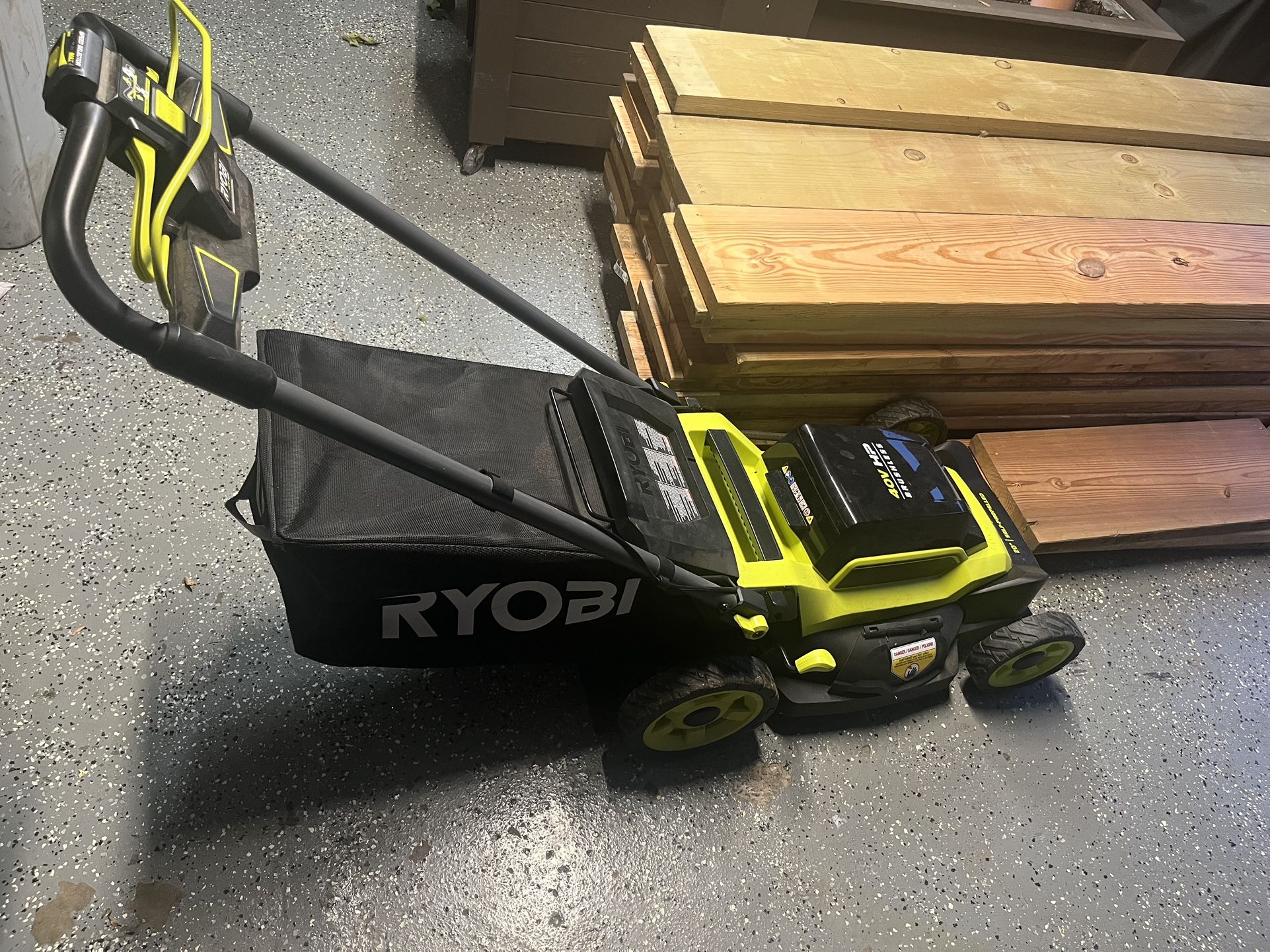 RYOBI cordless Electric Lawnmower With Battery & Charger