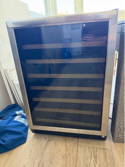 Frigidaire Wine Cooler / Wine Fridge
