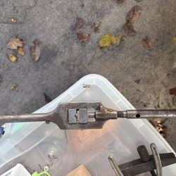 TAP WRENCH TAP HOLDER TOOL 