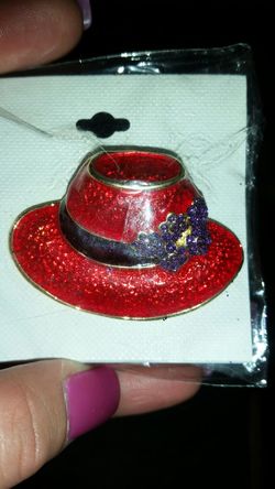Red hat brooche. New!