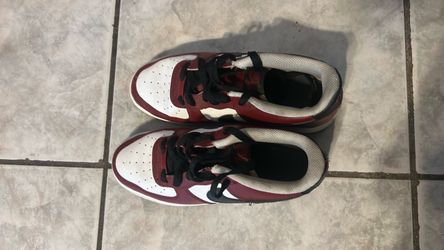 Nike Low-Top Sneakers Red and White
