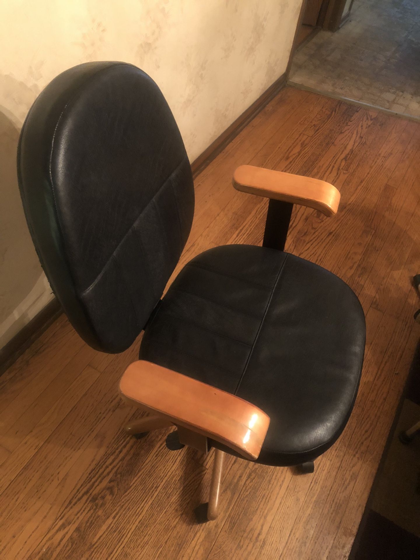 Black Leather Rolling Computer Chair