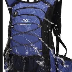 Mubasel Gear Insulated Hydration Backpack Pack with 2L BPA Free Bladder - Keeps Liquid Cool up to 4 Hours – for Running, Hiking, Cycling, Camping New 