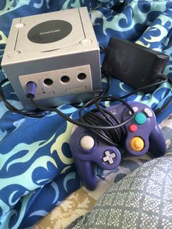 Game Cube 2 controllers