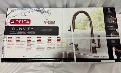 Delta Dunsley Pull-Down Kitchen Faucet