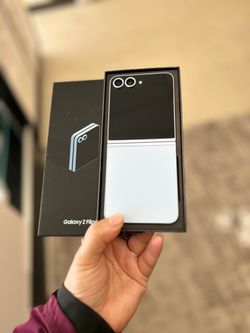 Galaxy ZFlip 6 UNLOCKED 256GB