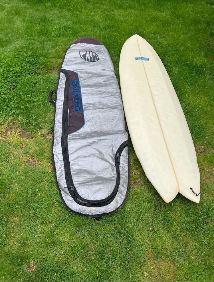 Surfboard with board bag