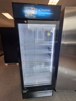 Glass door refrigerator