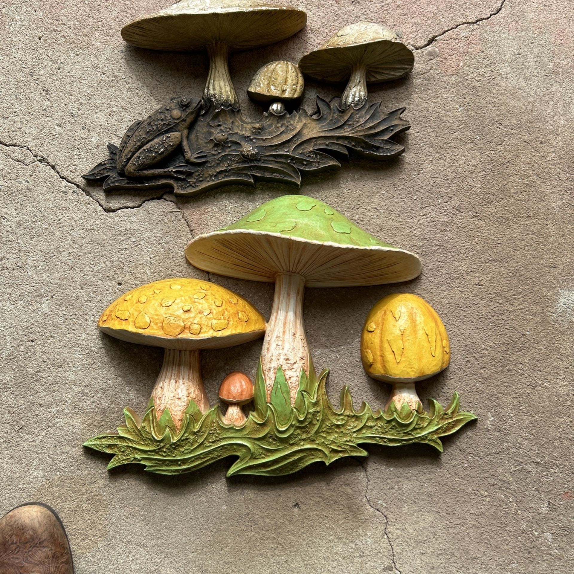   Vintage Retro Large Plastic Mushrooms Wall Art Plaque Dart Industries 1970Vintage Retro Large Plastic Mushrooms Wall Art Plaque Dart Indus