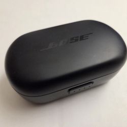 Bose Quite Comfort Ear Buds. Noise Canceling 