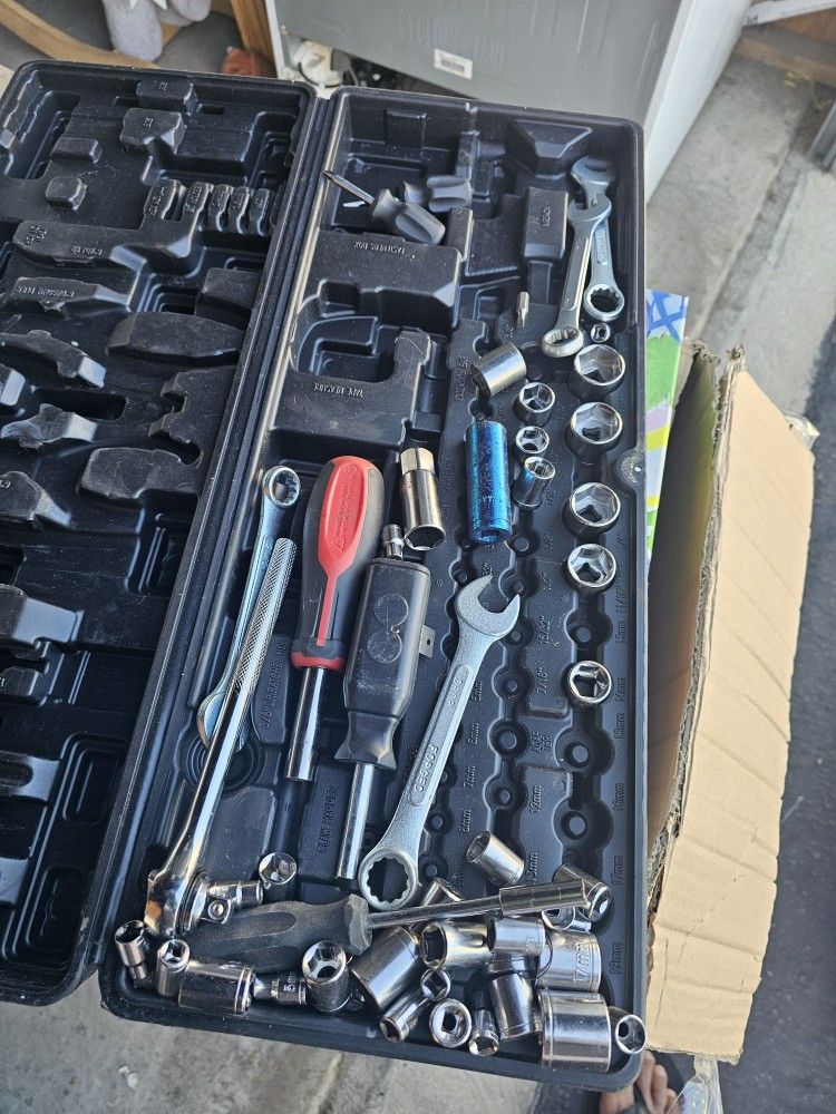 Random Sockets And Ratchet Only $20