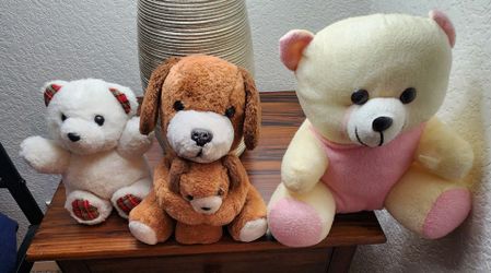 Stuffed animal/toys