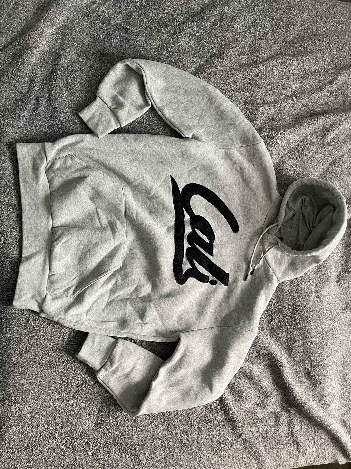 Cali Gray MEDIUM hoodie