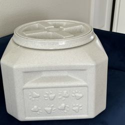 Great Pet Food Container -10 Lbs of Food