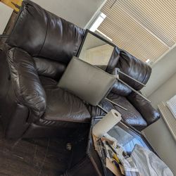 FREE living room Furniture And MORE