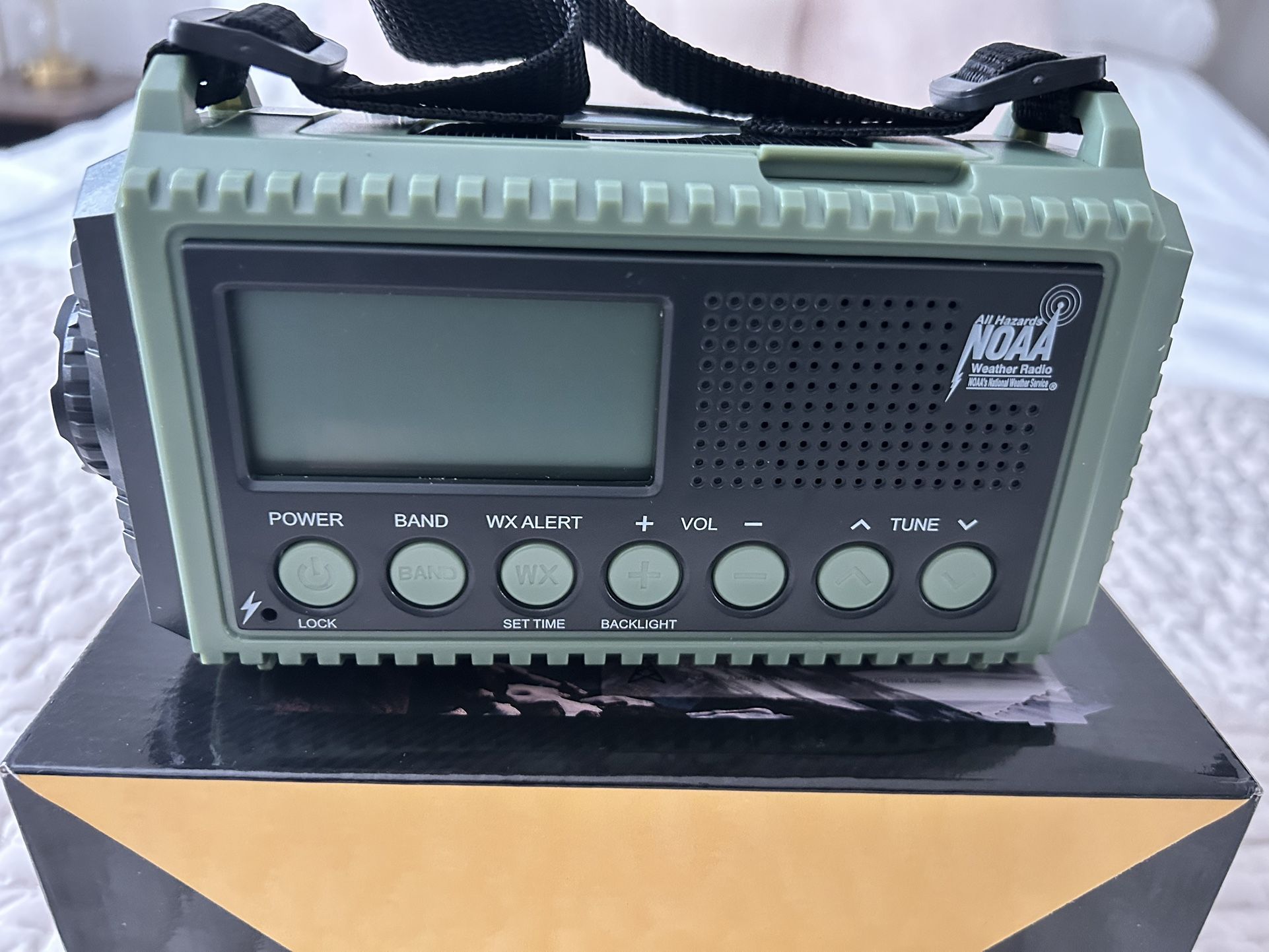 New In Box: Emergency AM/FM Radio, NOAA Weather Station
