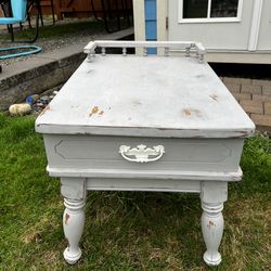 FREE! Farmer-style side / End Table