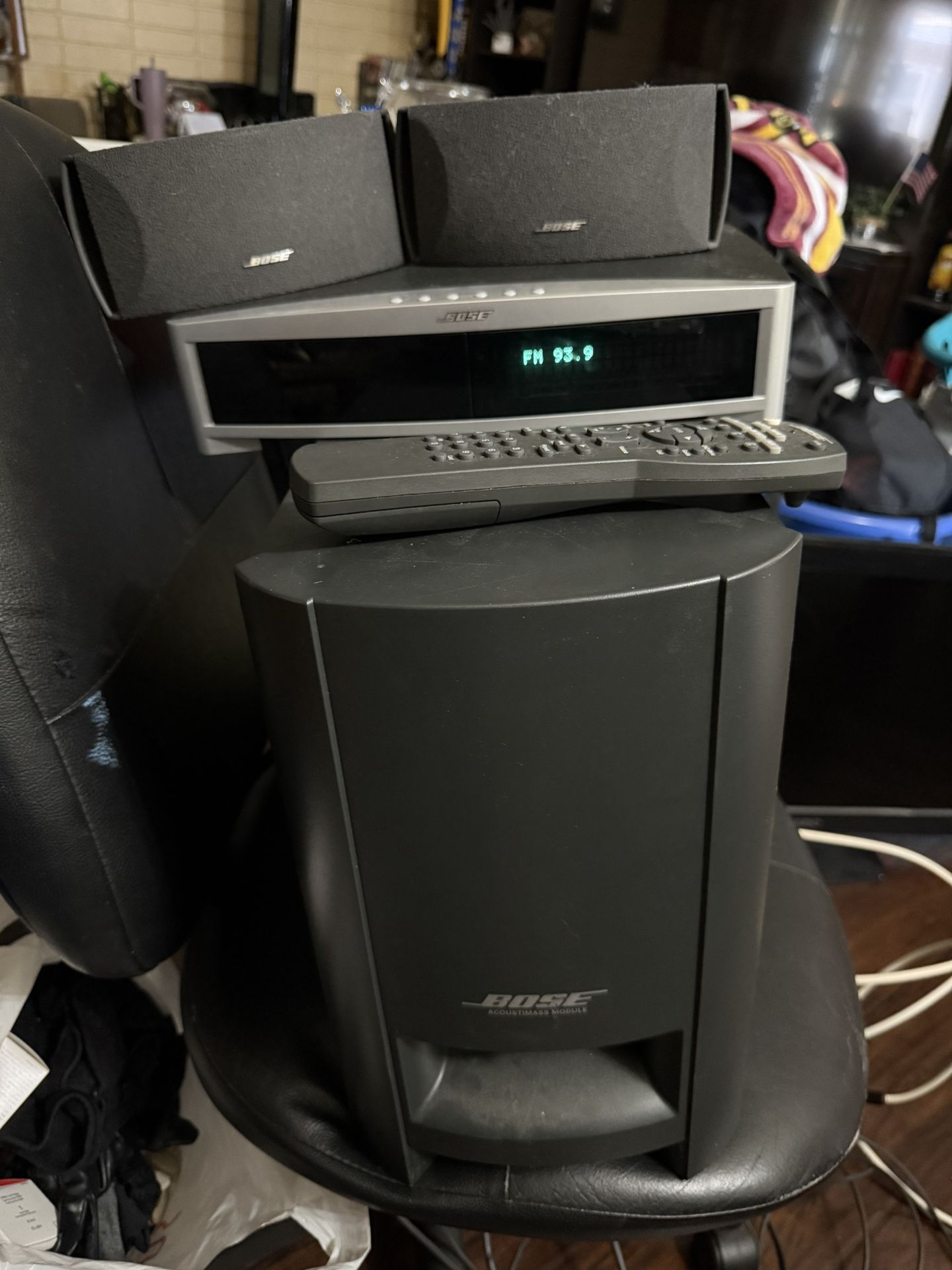Bose AV3-2-1 Media Center + Bose PS3-2-1 II Powered Speaker System with Remote