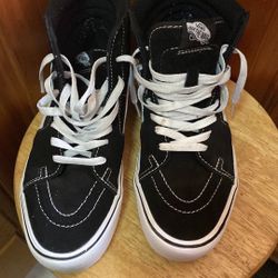 Hi top black and white vans size 9
