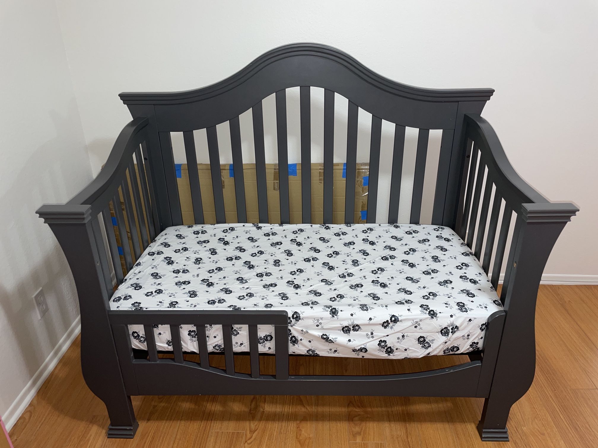 4 in 1 Crib with mattress