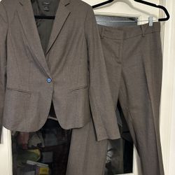 Ann Taylor Signature Suit Size 6